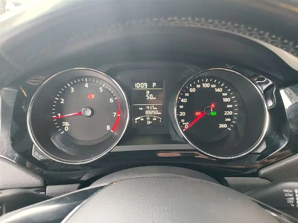 Volkswagen Sagitar 2018 1.6L Automatic Comfort фото 12