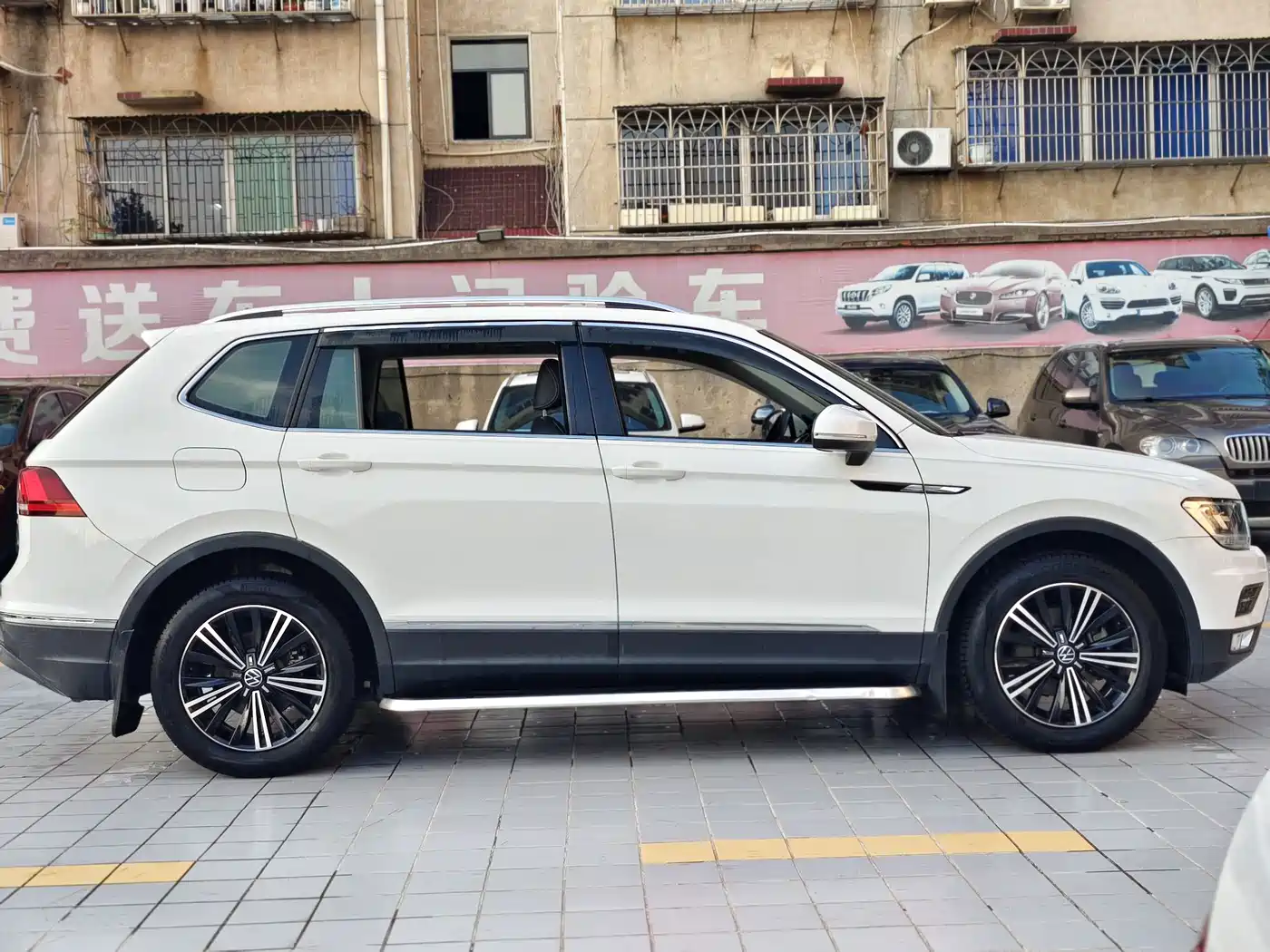 Фото 4 - Volkswagen Tiguan L