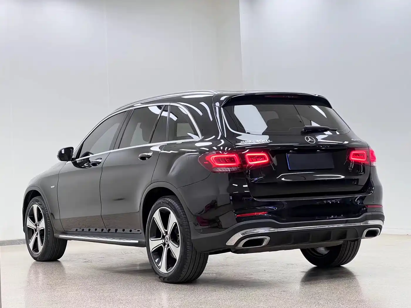MERCEDES-BENZ GLC