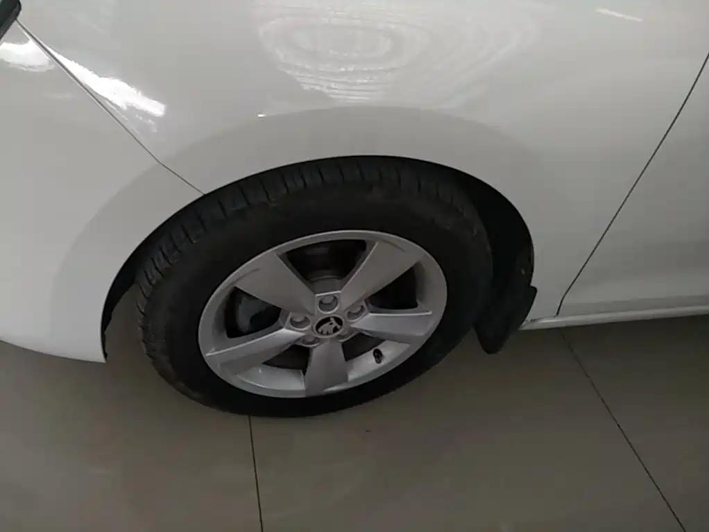 صورة 23 - Škoda Skoda Rapid Spaceback
