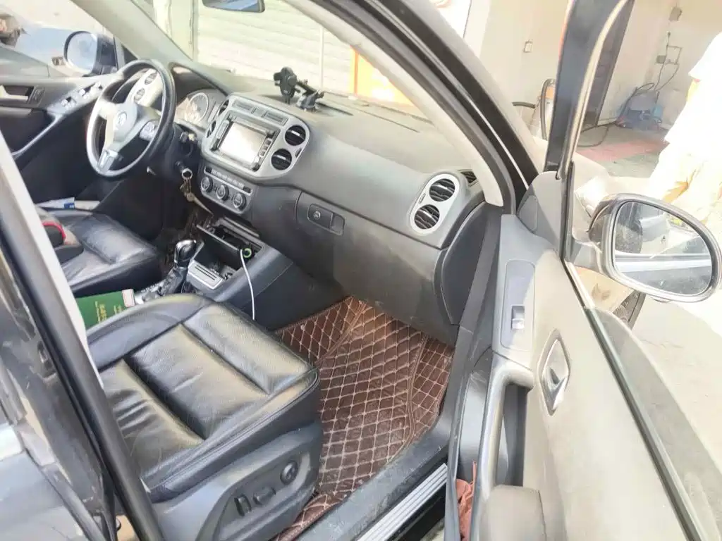 Photo 10 - Volkswagen Tiguan