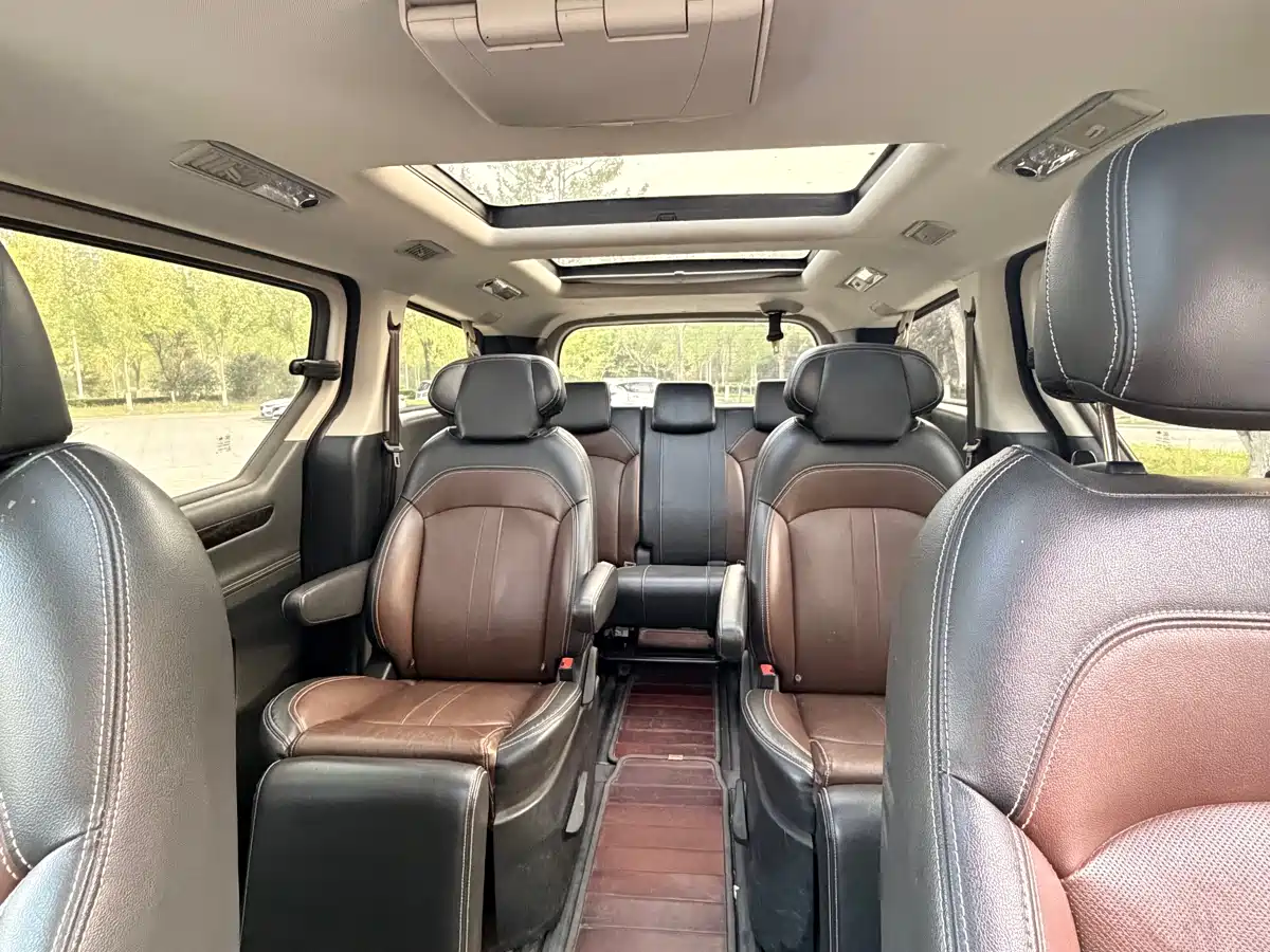 SAIC Maxus Maxus G10 2016 2.0T Automatic Luxury Executive Edition фото 5