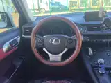 Photo 11 - Lexus CT