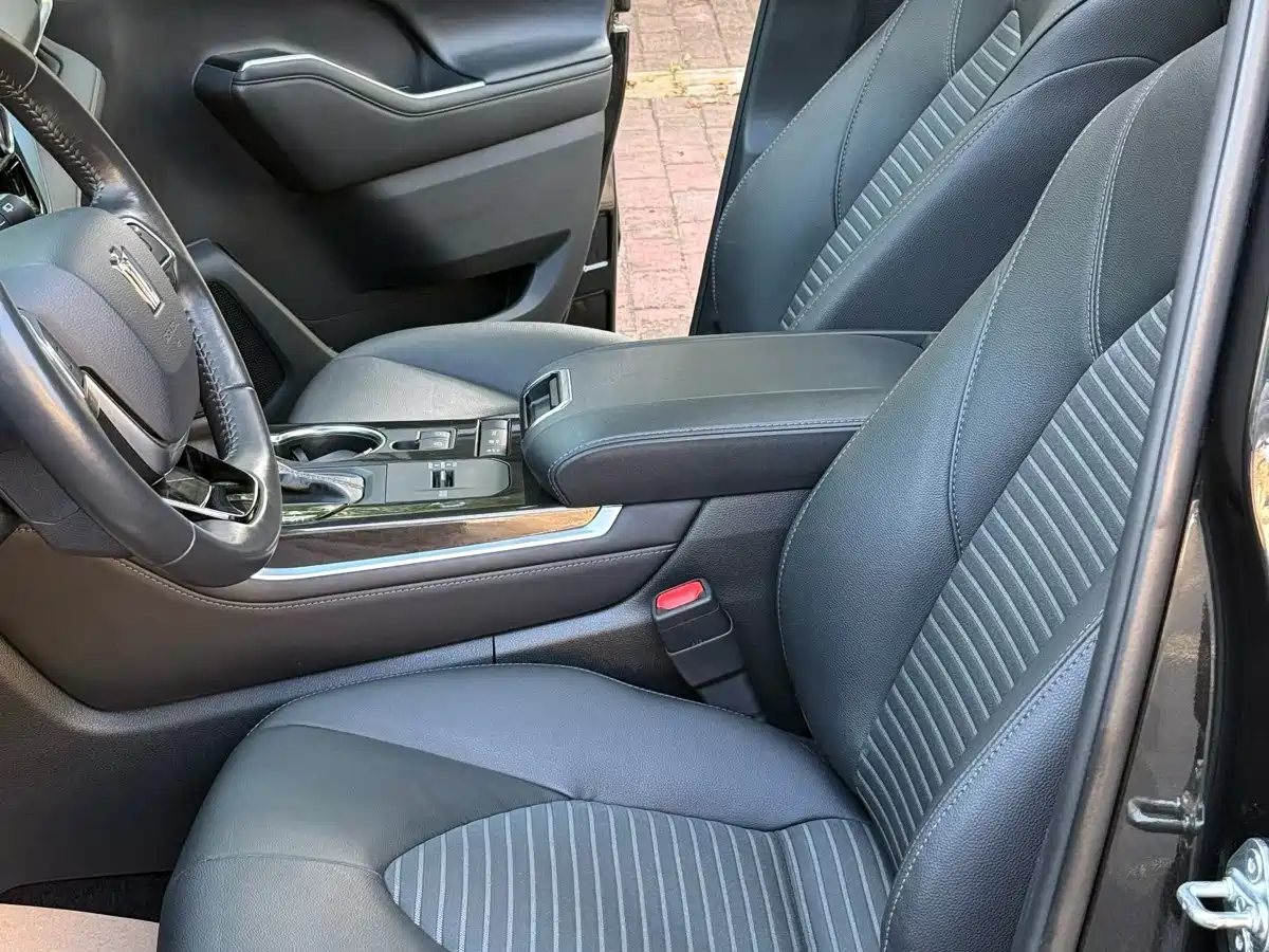 Toyota Crown Kluger 2023 2.5L HEV AWD Luxury Edition фото 5