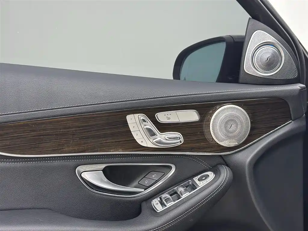 Mercedes-Benz GLC 2019 GLC 260 4MATIC Luxury фото 14