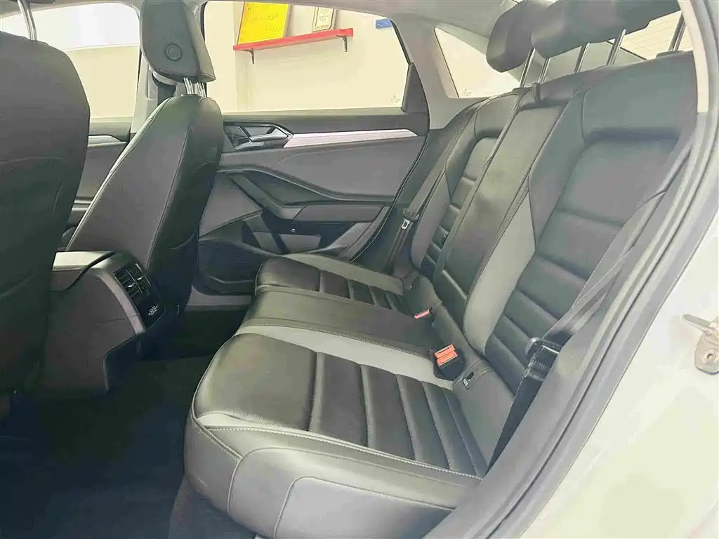Volkswagen Sagitar, миниатюра 22