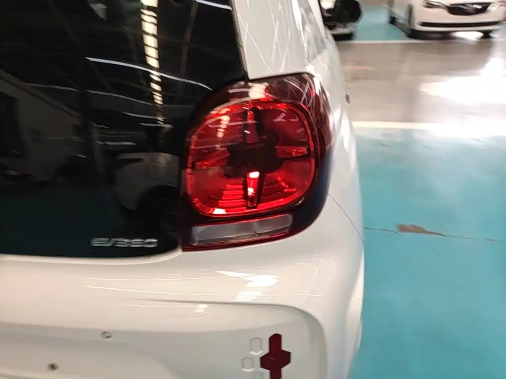 Фото 8 - Roewe Clever