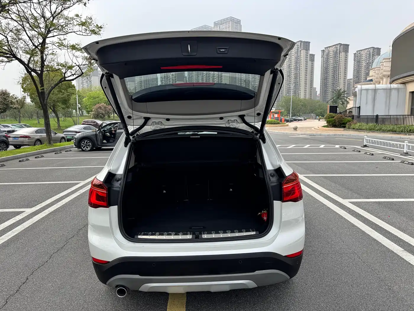 BMW X1 2019 sDrive18Li Premium Model фото 12
