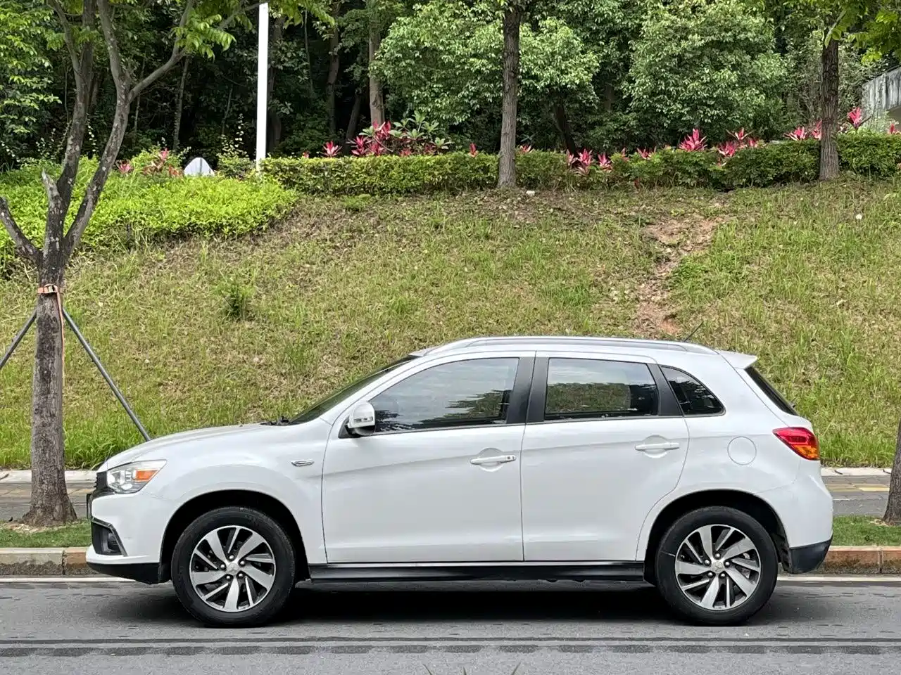 Mitsubishi ASX 2017 2016 2.0L CVT 2WD Navigation Edition