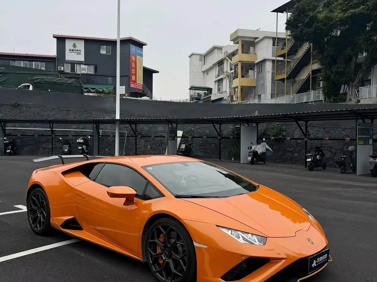 Lamborghini Huracán 2020 Huracán EVO RWD фото 2