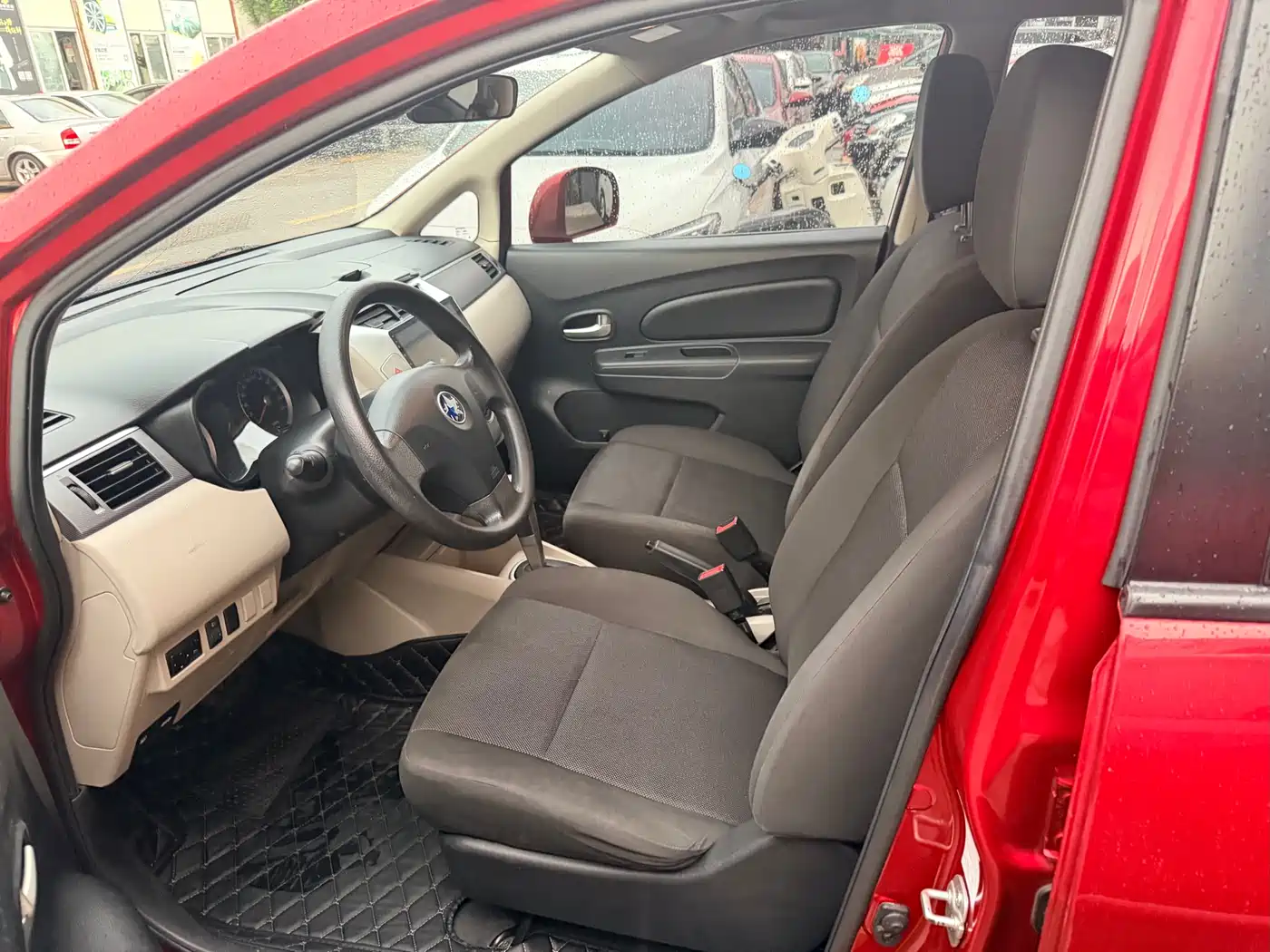 Venucia R50 2017 2016 Model 1.6L Automatic Elite Edition