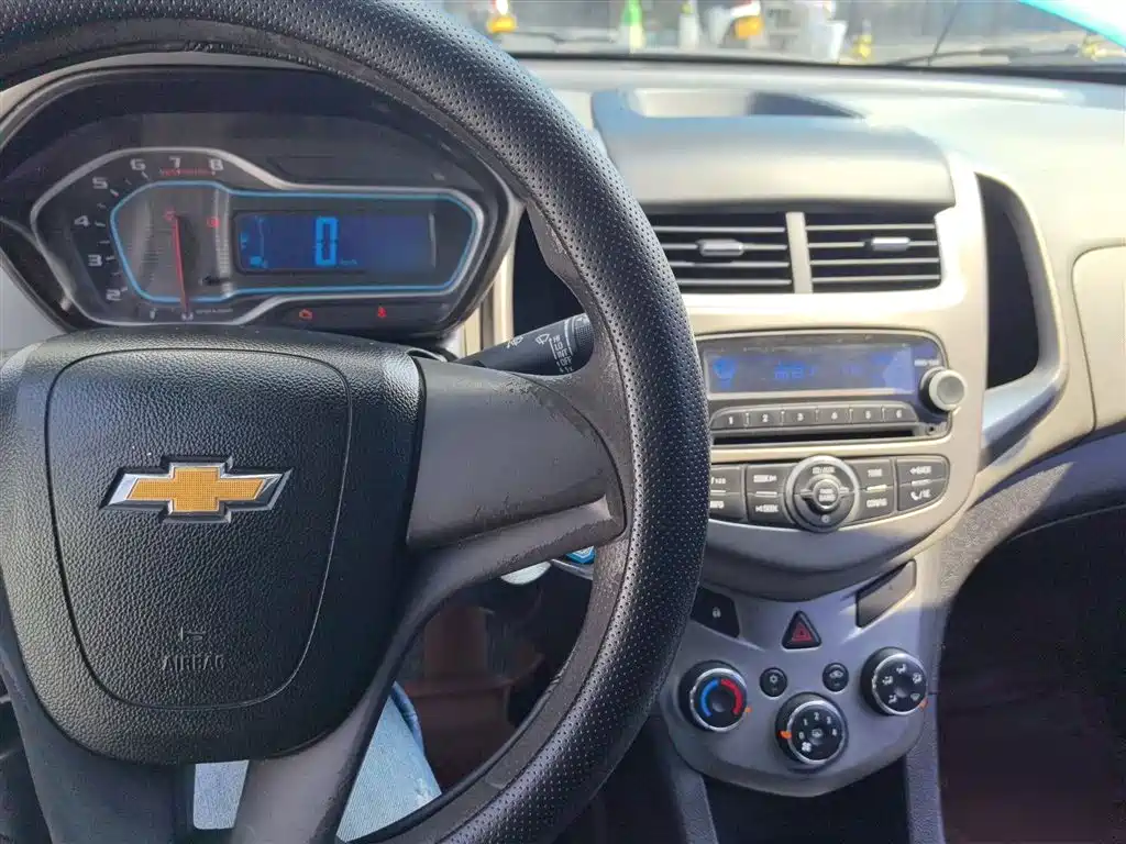 Chevrolet Aveo 2014 Sedan 1.4SL MT Luxury Edition фото 10