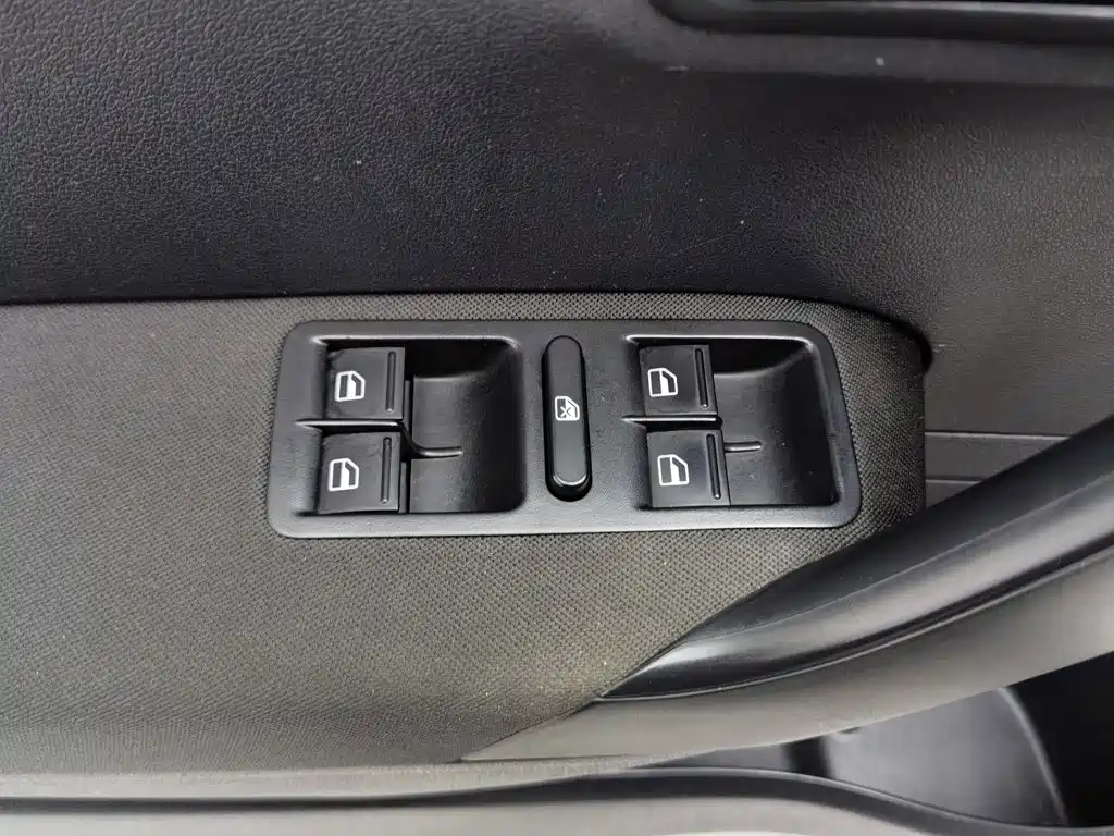 Фото 9 - Volkswagen Polo
