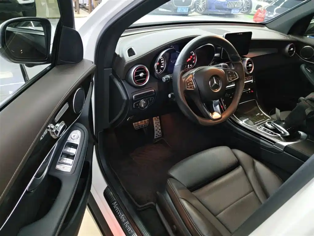 Mercedes-Benz GLC 2017 GLC 260 4MATIC Dynamic фото 16