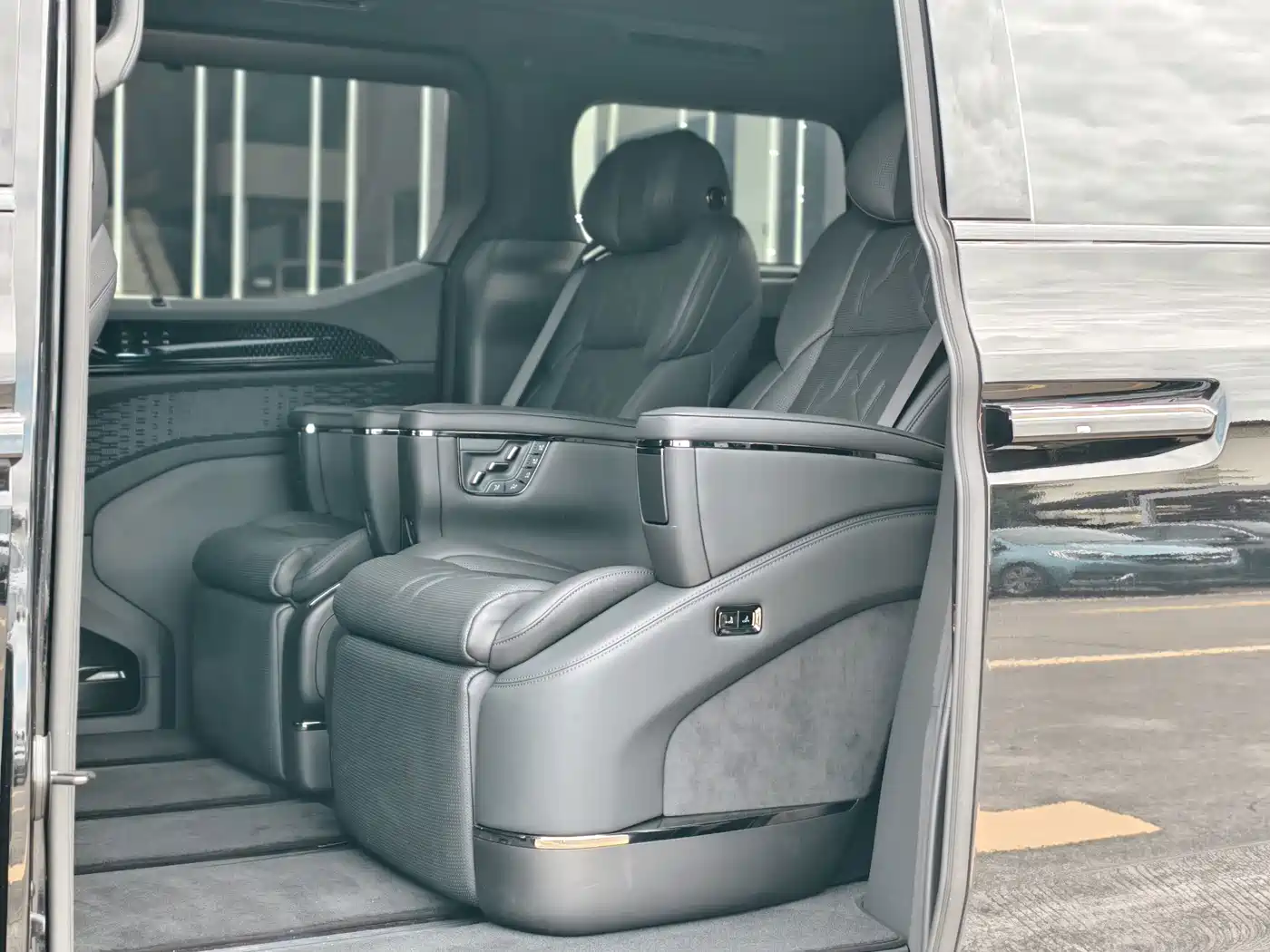 ZEEKR 009 2026 2024 7-Seat Aisle Version 108kWh