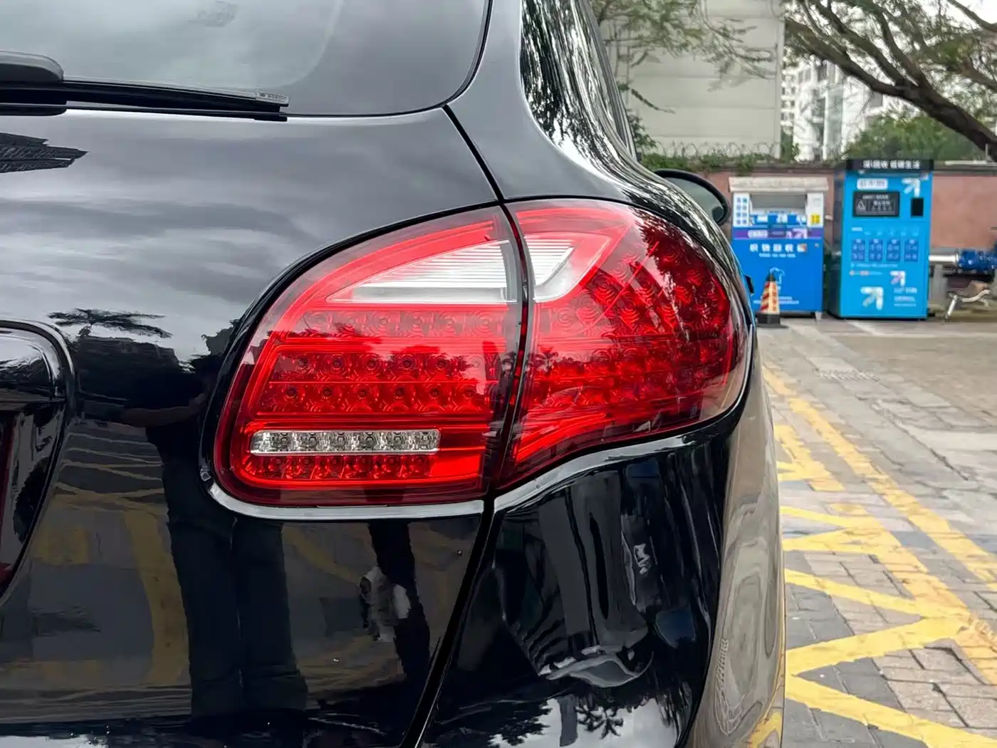 Porsche Cayenne 2011 Cayenne Turbo 4.8T фото 26
