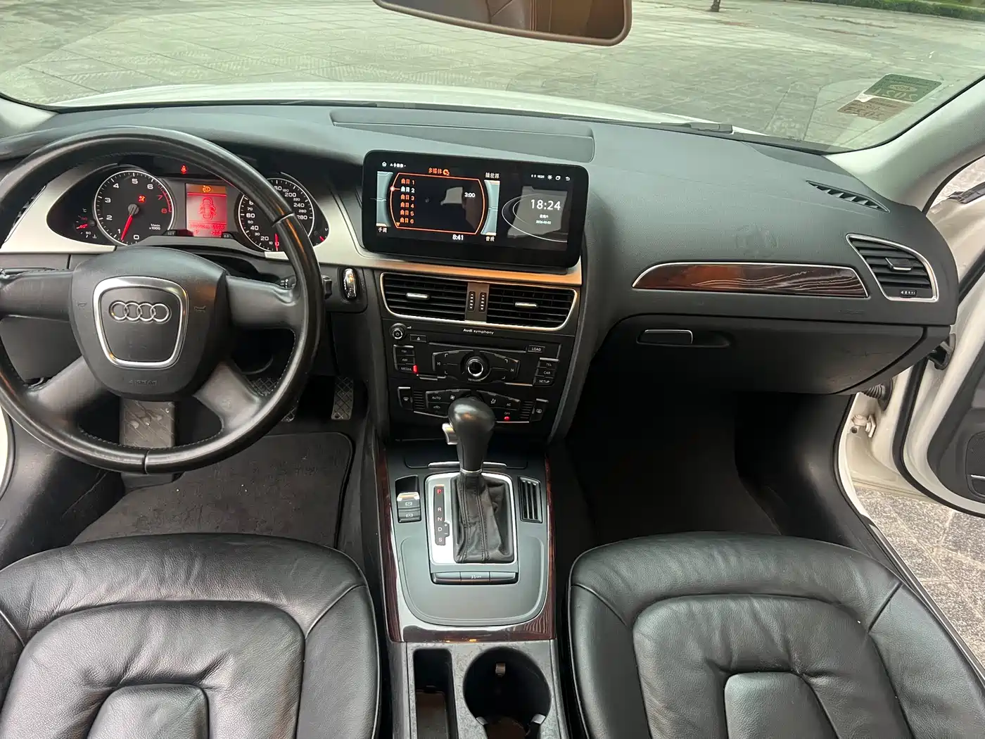 Audi A4L 2010 2.0 TFSI Comfort фото 24