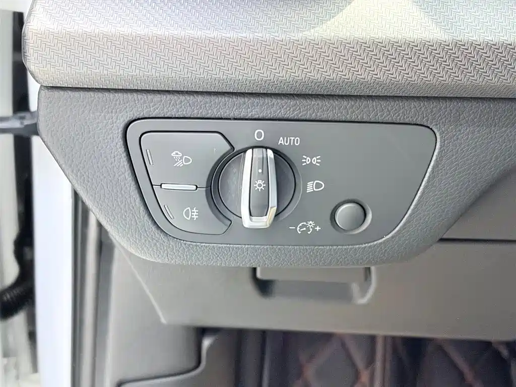 Audi Q5L 2022 40T Luxury Dynamic фото 7