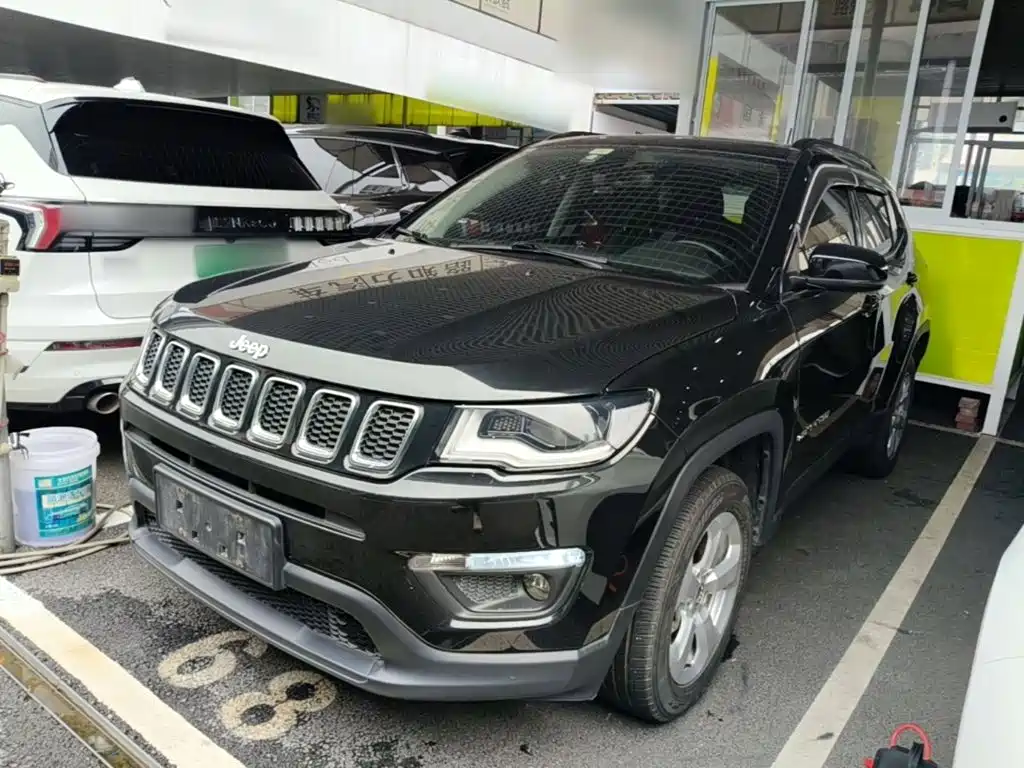 Фото 2 - Jeep Compass