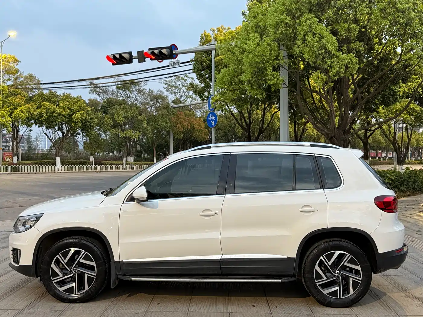 Volkswagen Tiguan 2013 1.8TSI Automatic 2WD Luxury Model фото 7
