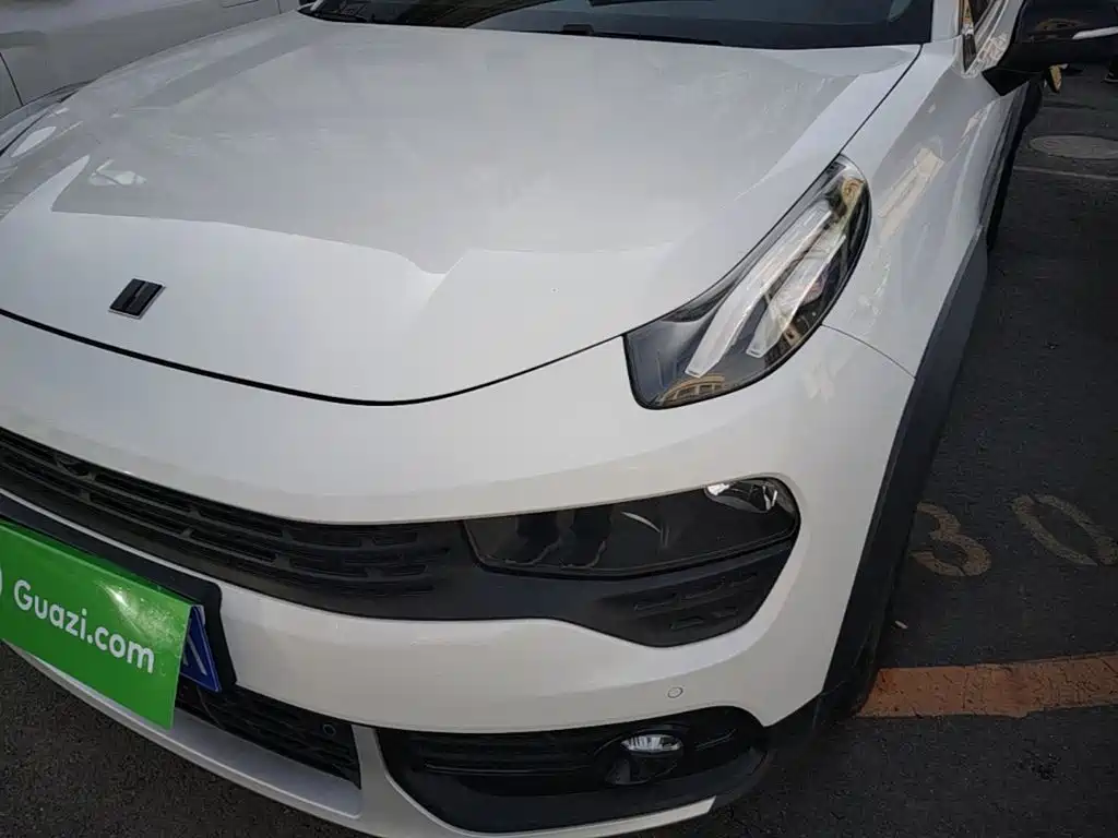 Фото 24 - Lynk & Co 02
