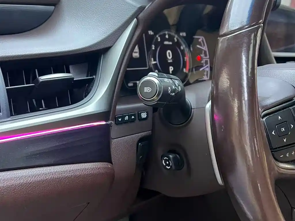 Lexus ES 2018 200 Excellence Edition China V фото 16