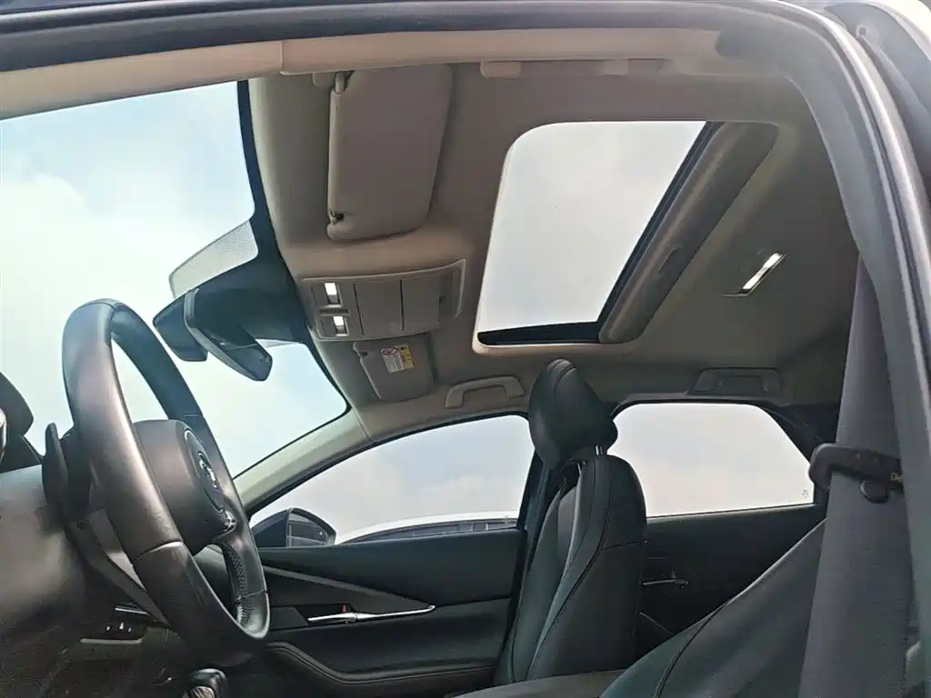 Photo 18 - Mazda CX-30