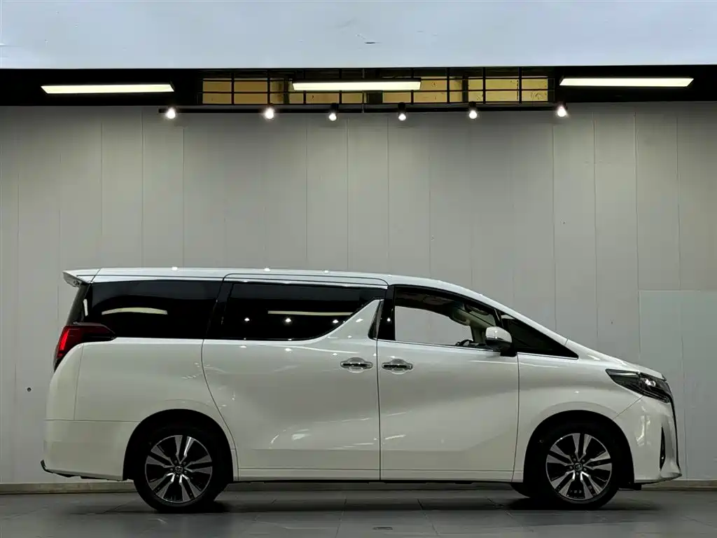 Toyota Alphard 2018 3.5L Luxury фото 11