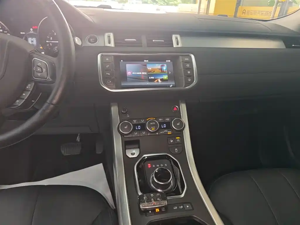 Land Rover Range Rover Evoque 2017 2.0T SE Smart Shine Edition фото 13