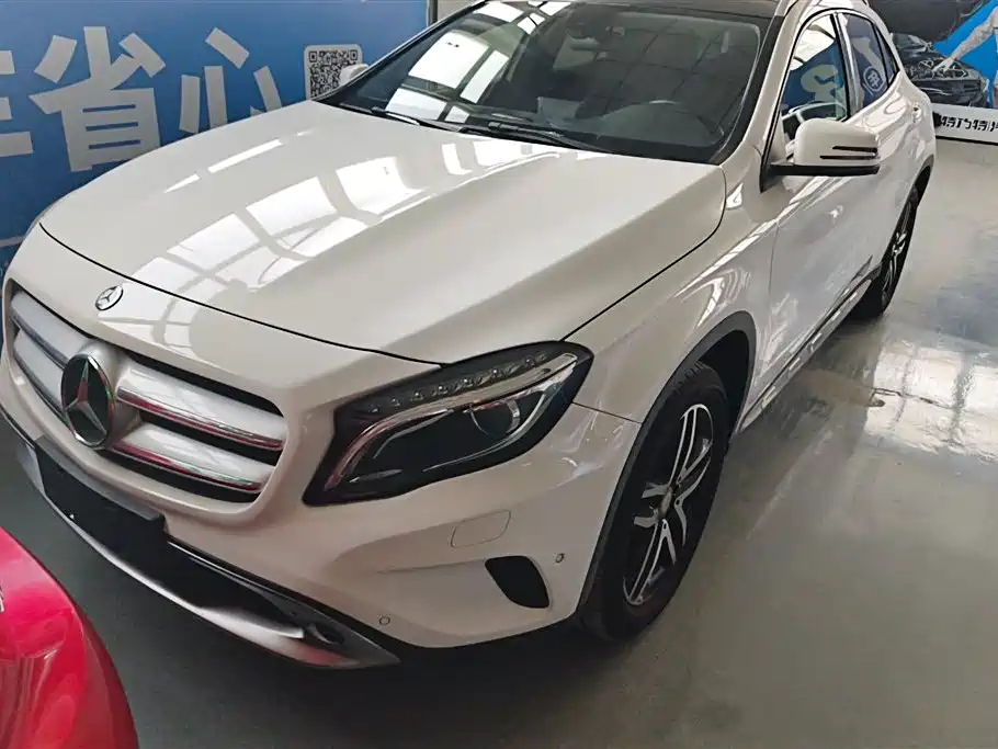 Mercedes-Benz GLA 2015 GLA 200 Fashion