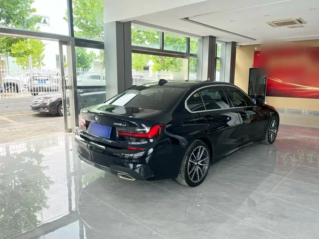 BMW 3-SERIES