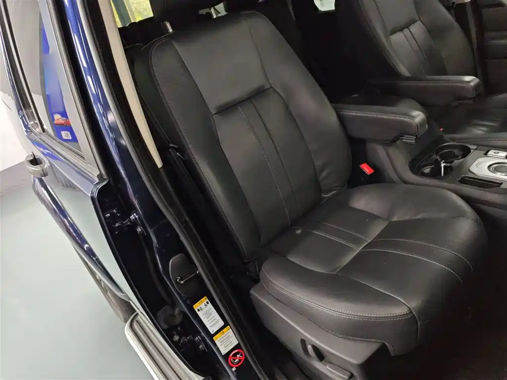 Land Rover Discovery 2016 3.0 SC Black Edition SE фото 23