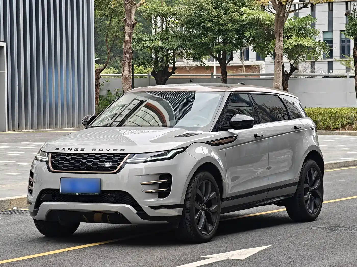 Land Rover Range Rover Evoque 2023 Range Rover Evoque L 249PS Corinthian Bronze Special Edition