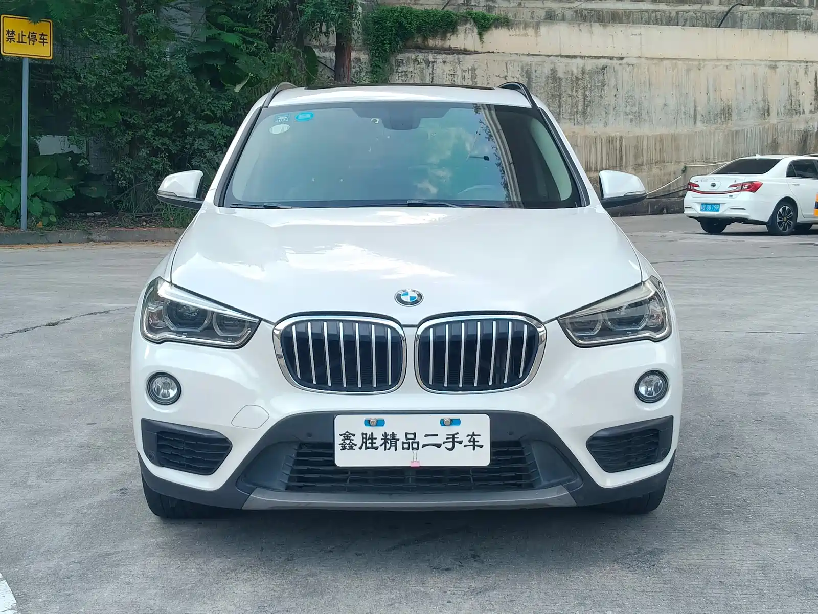 Фото 2 - BMW X1
