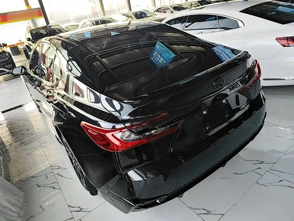 Toyota Camry 2026 Hybrid 2.0HSE Sport Lite Edition фото 5