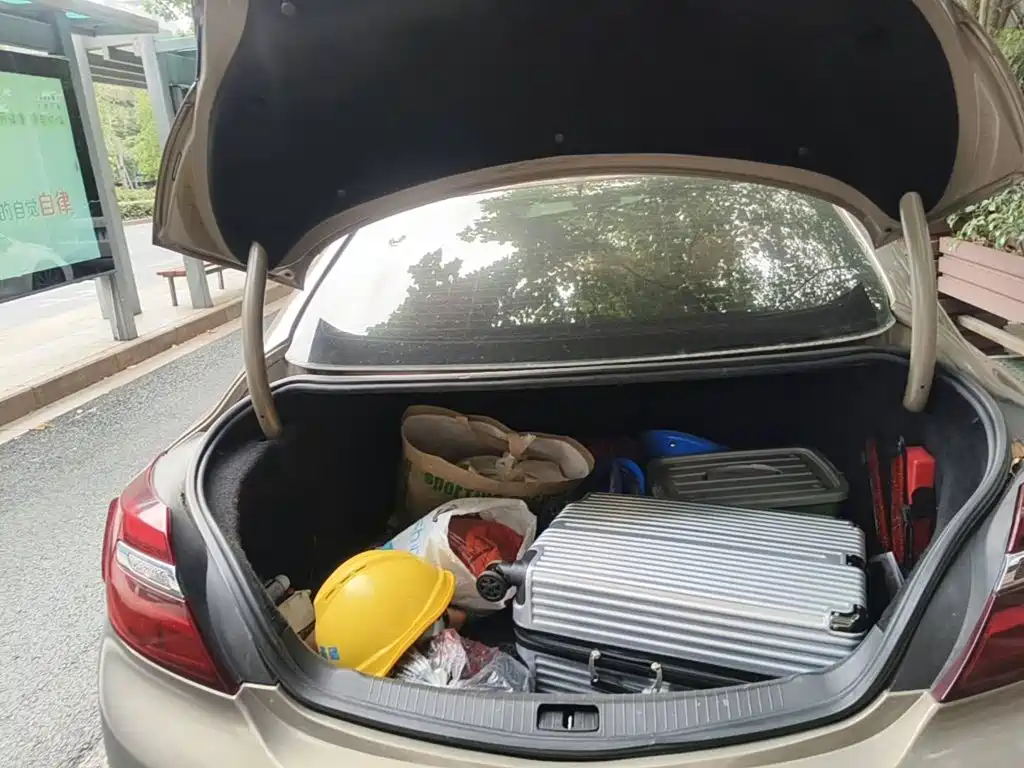 Photo 5 - Buick Regal