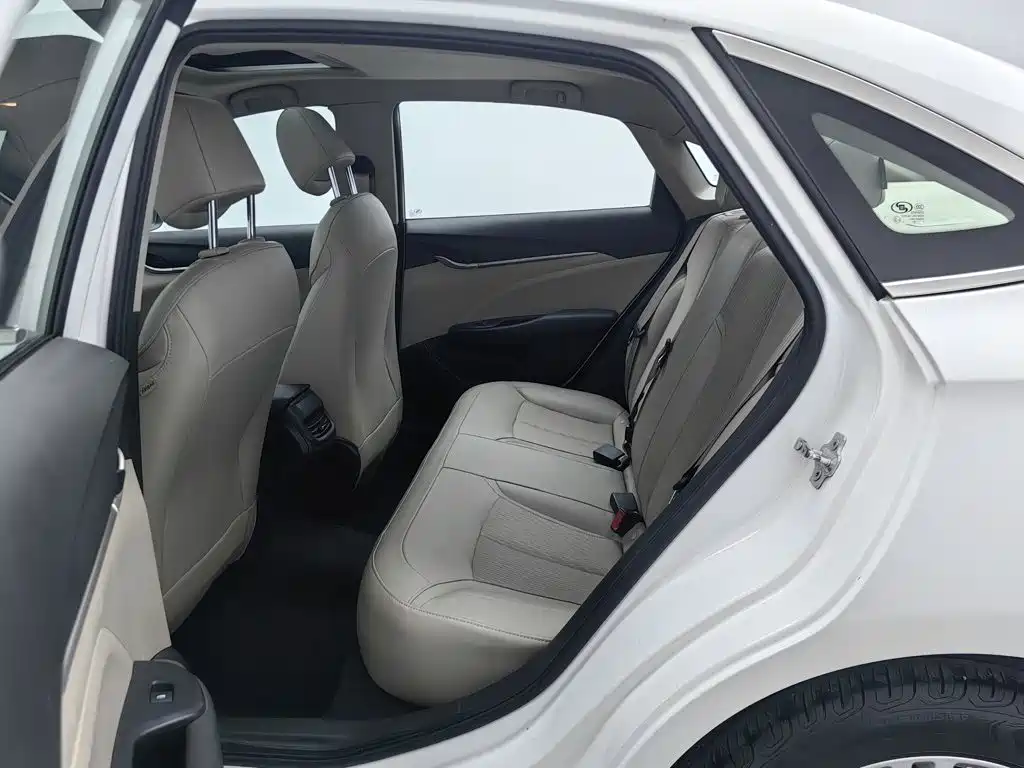 Фото 15 - Buick Excelle