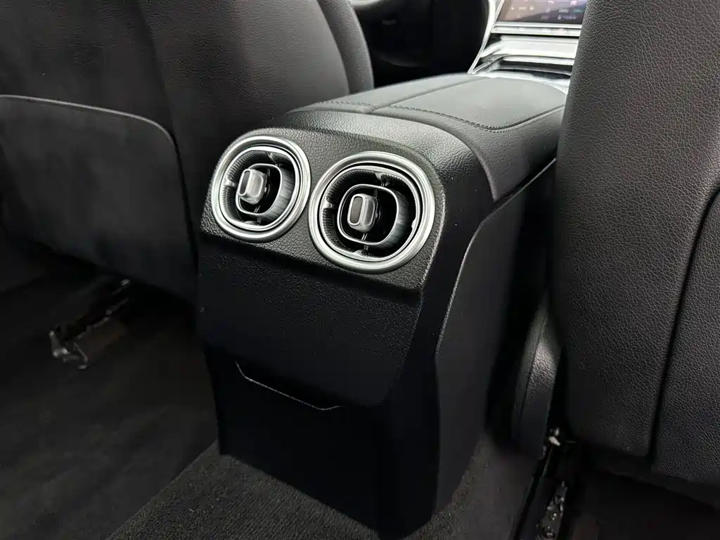 Mercedes-Benz C-Class 2024 C 260 L Sport фото 25