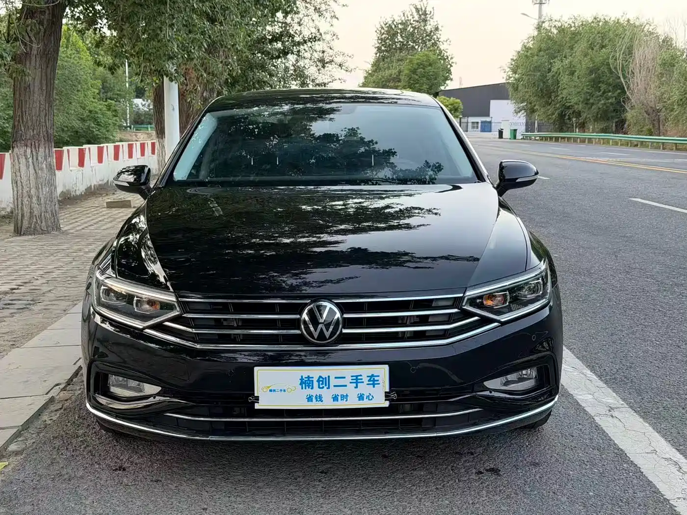 Volkswagen Magotan 2023 Model 2 Million Commemorative Edition 330TSI DSG Luxury фото 2