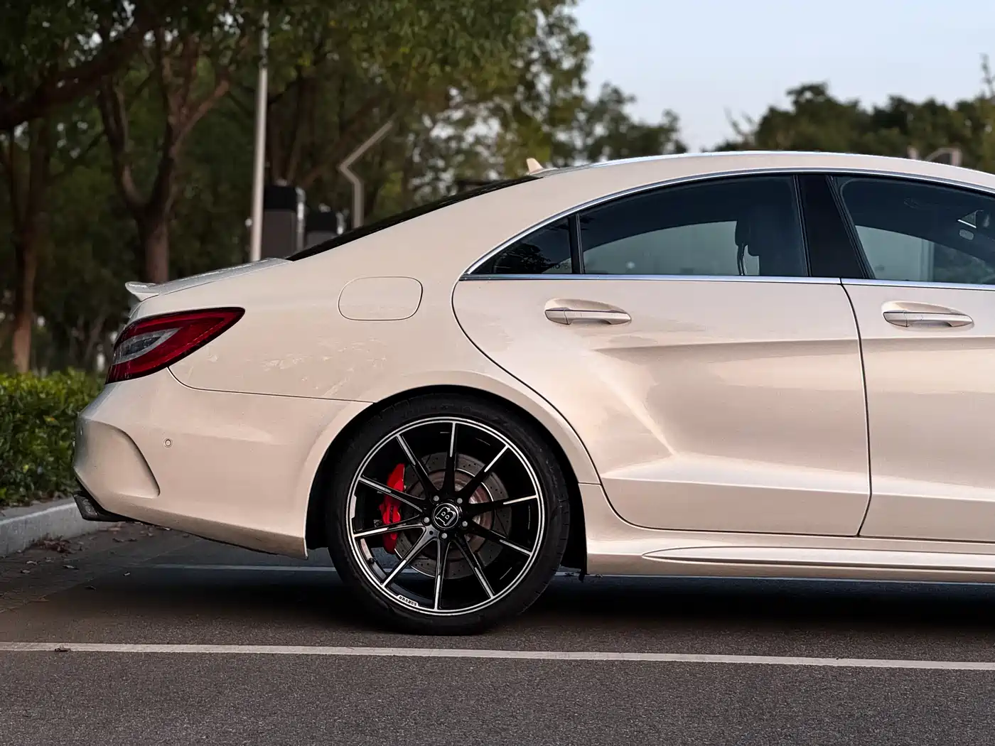 Mercedes-Benz CLS AMG 2015 AMG CLS 63 4MATIC фото 11