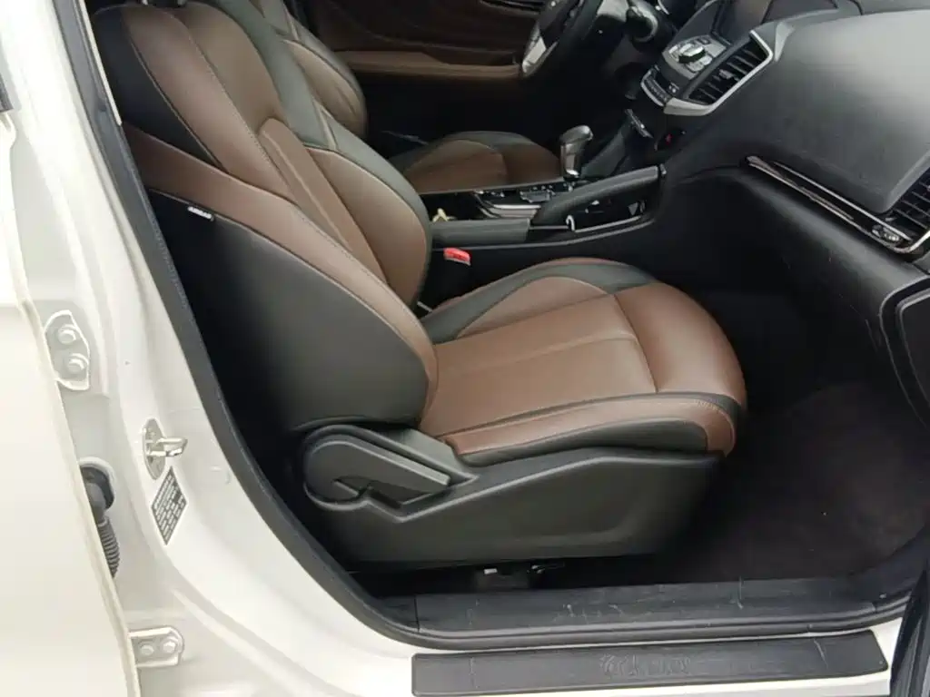 Dongfeng Aeolus Dongfeng Fengshen AX7 2018 2018 Classic 1.6T Auto Luxury