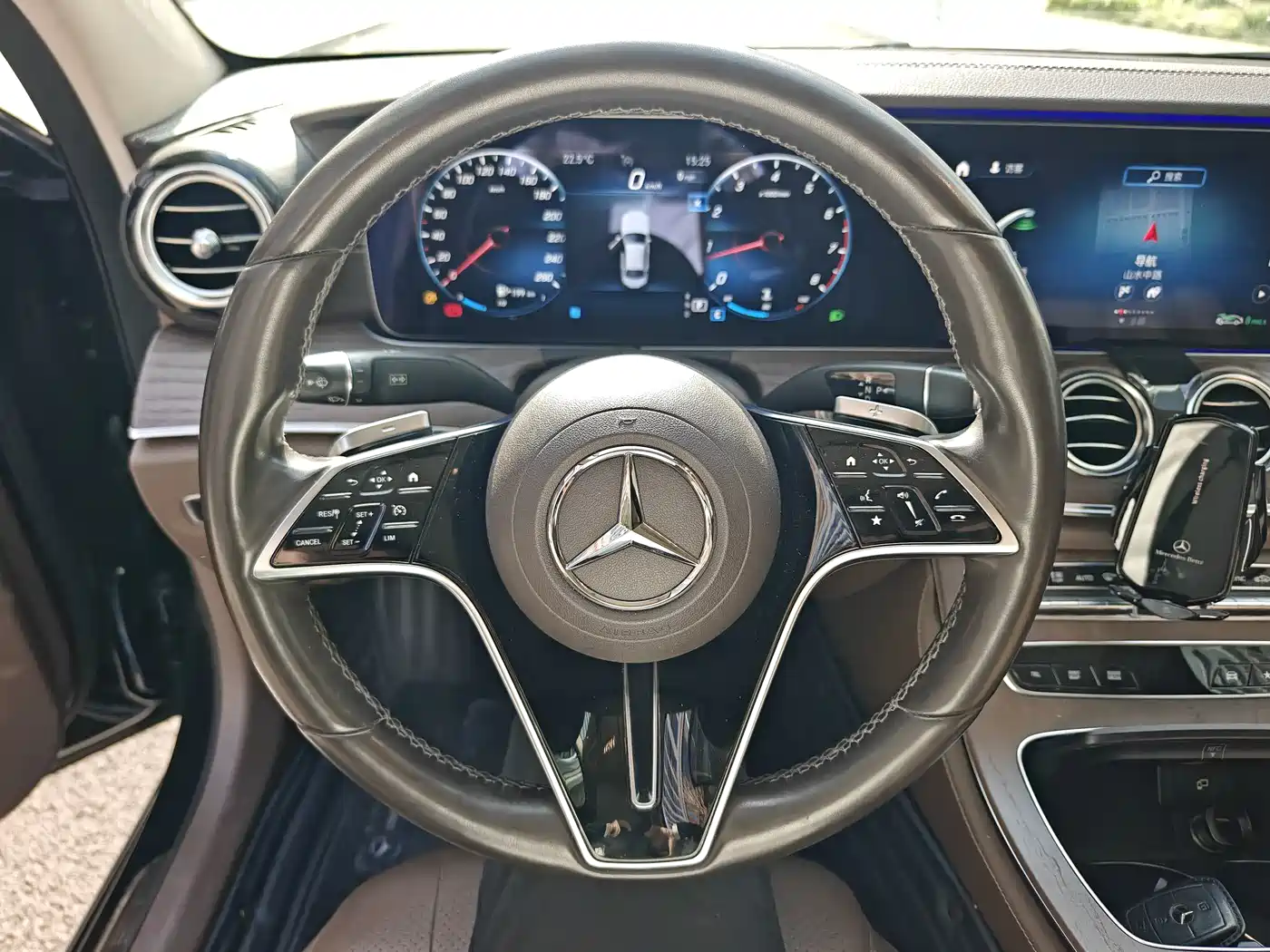 Mercedes-Benz E-Class 2021 E 300 L Fashion фото 4