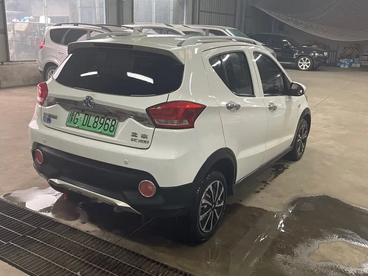 صورة 7 - BAIC New Energy EC