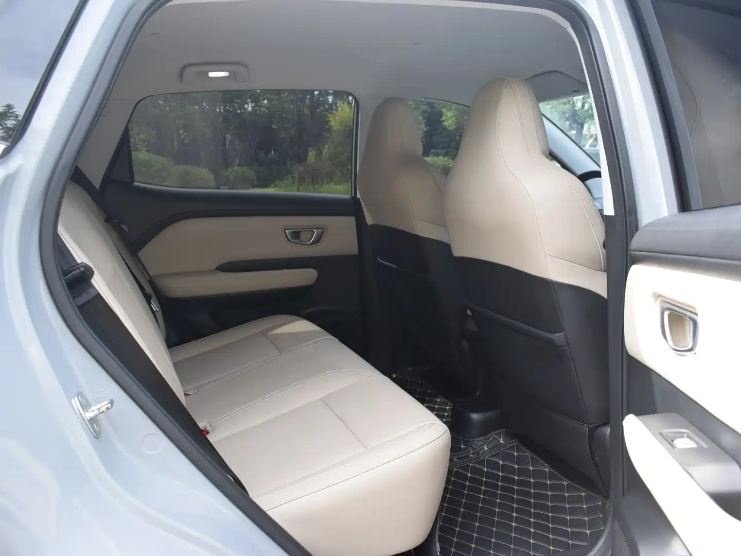 Photo 14 - Wuling Motors Wuling Binguo PLUS