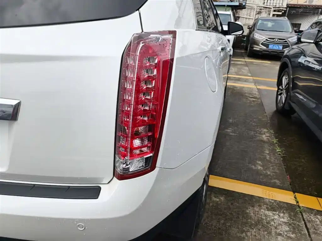 Cadillac SRX 2015 3.0L Comfort фото 8