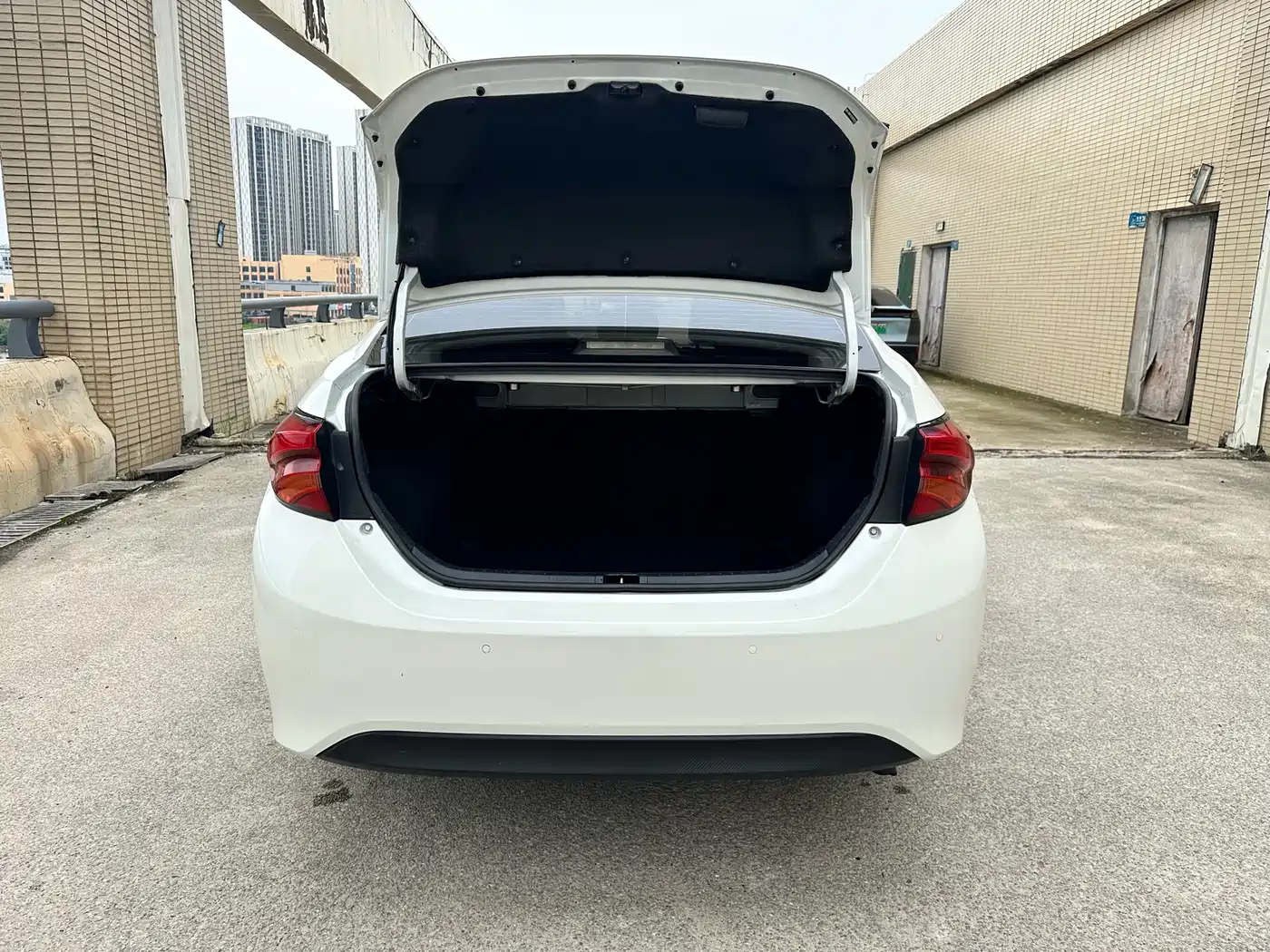 Toyota Levin 2018 185T CVT Premium Edition China V фото 14