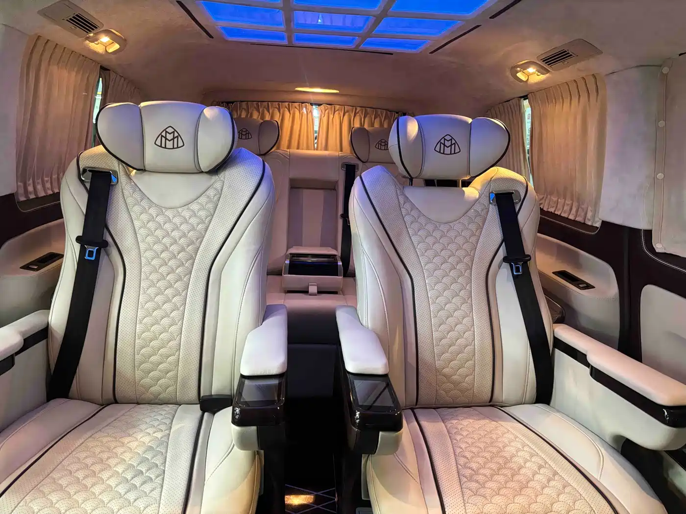 Mercedes-Benz Vito 2023 2.0T Elite 7-Seater фото 7