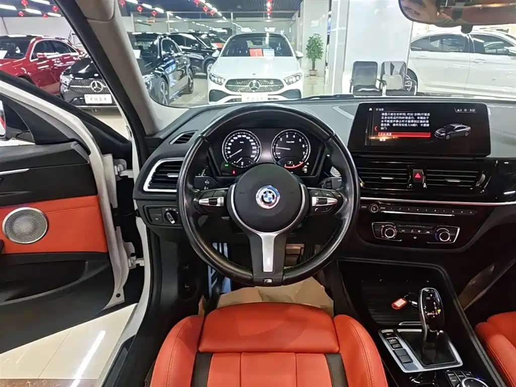 BMW 1-SERIES