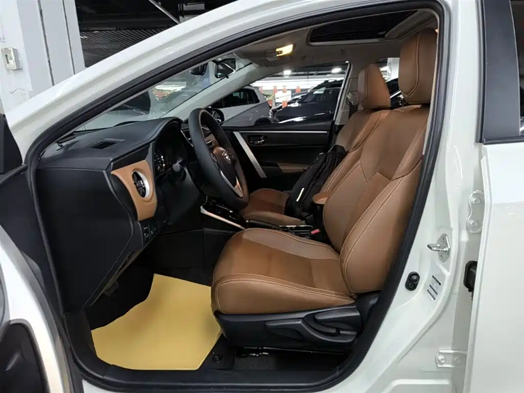 Toyota Levin Twin Engine E+ 2019 1.8PH V E-CVT Luxury Edition фото 15