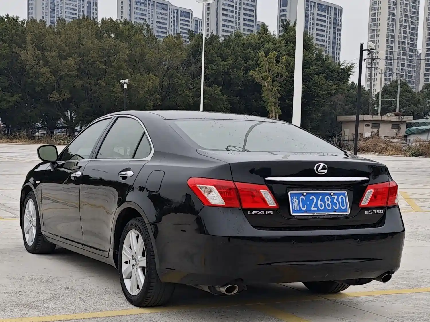 Фото 3 - Lexus ES